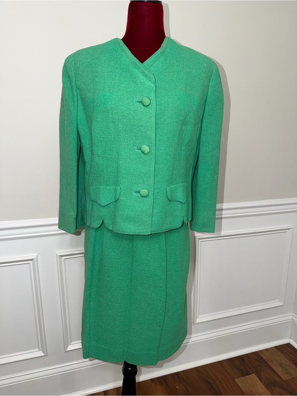 Tailorbrooke for Thalhimers vintage 1960s bright green wool tweed skirt suit